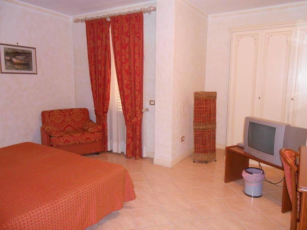 Hotel Centrale Bagheria Buitenkant foto